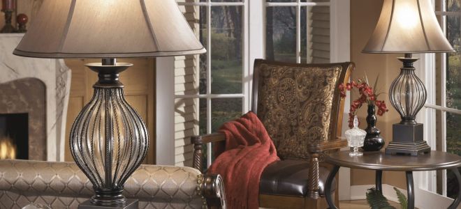 Lampade da tavolo classiche: made in Italy, realizzate con bronzi e altri materiali