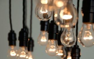 Lịch sử phát minh ra đèn chiếu sáng có khay vệ sinh