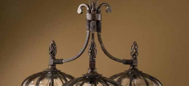 古老的锻造 polylei：tavan 和 visulka，第二个 svetlina 的傀儡，在内部拍摄