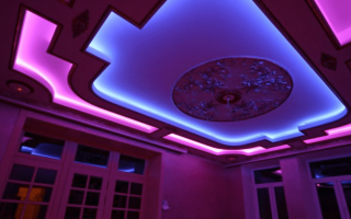 Tavan si tự thắp sáng trực tiếp từ vách thạch cao