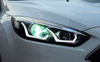 Byttet til en lampe i frontlysene på en ford focus 3