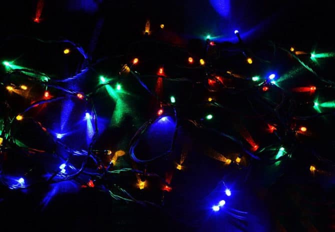 le luci sbocciano su una ghirlanda