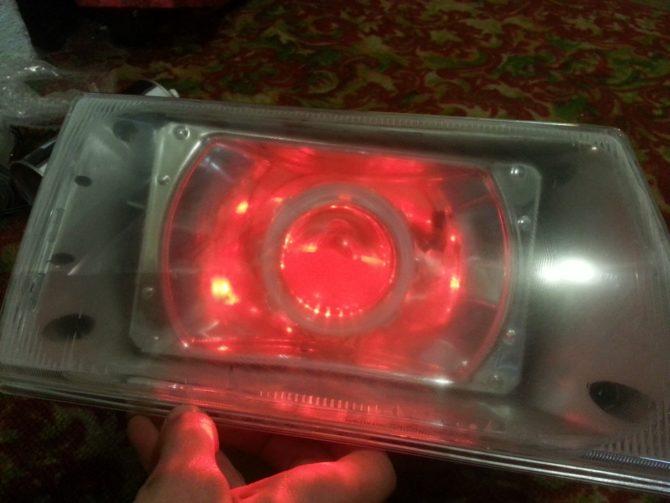 Izpolzvane đang nở hoa, khác với byal