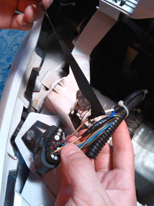 连接到控制导体