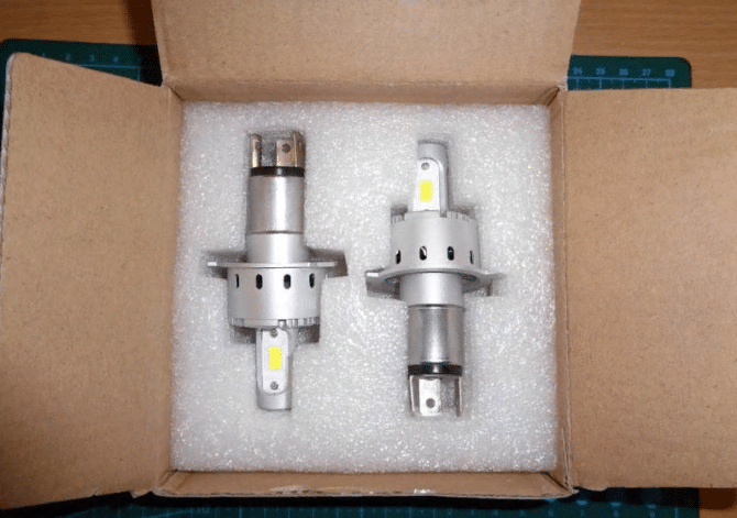 Lampada LED con base classica