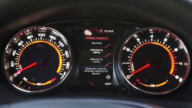 Modello su cruscotto intelligente su Renault