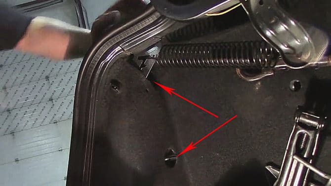 Myasto på klippet på baklyset til Logan II