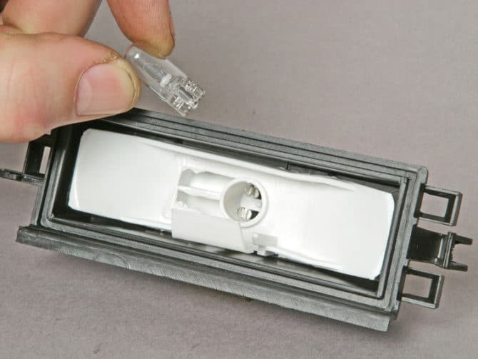 Styna Svetlina Renault Logan