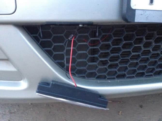 洛根装甲格栅上的 DRL