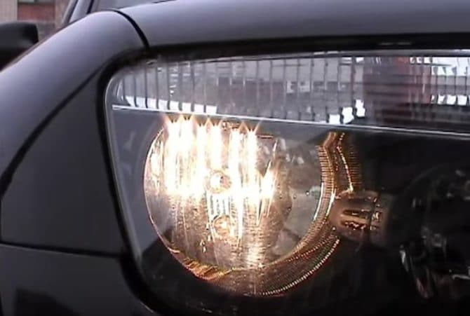 đèn pha làm việc