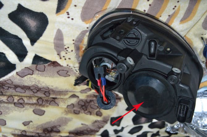 cửa sổ trời trên đèn pha desnia Priora