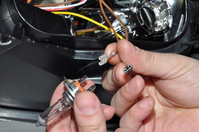 clemy cho zahranvane trên đèn