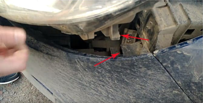 安装在福特福克斯 3 车头灯上