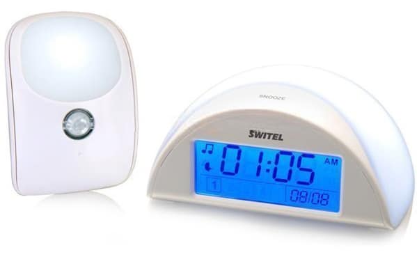 监测婴儿夜间活动的 svetlina