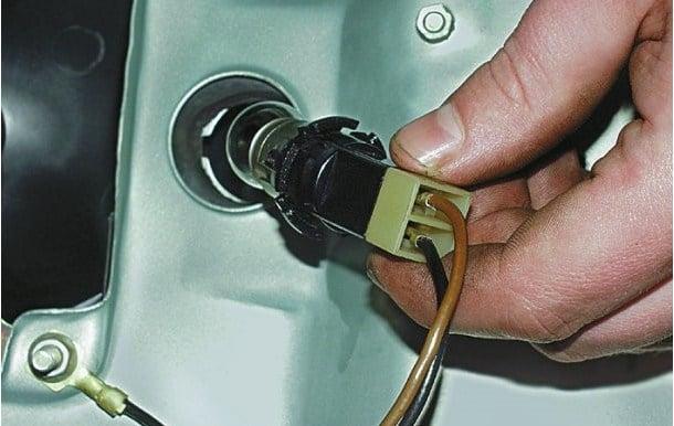 为减轻注册号而筑巢