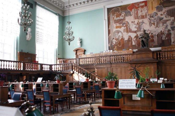 Thủ thư trên Lênin