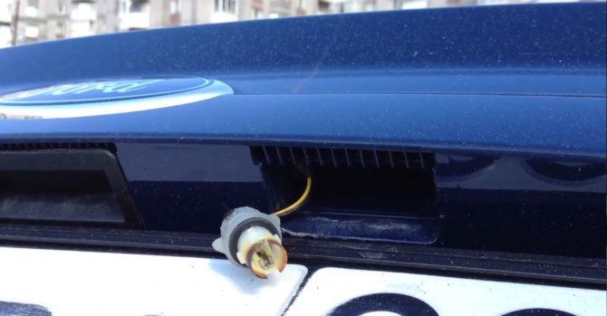 jack với một đốt ngón tay bị đập