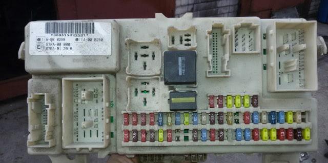 Ốp lốc máy Ford Focus 2