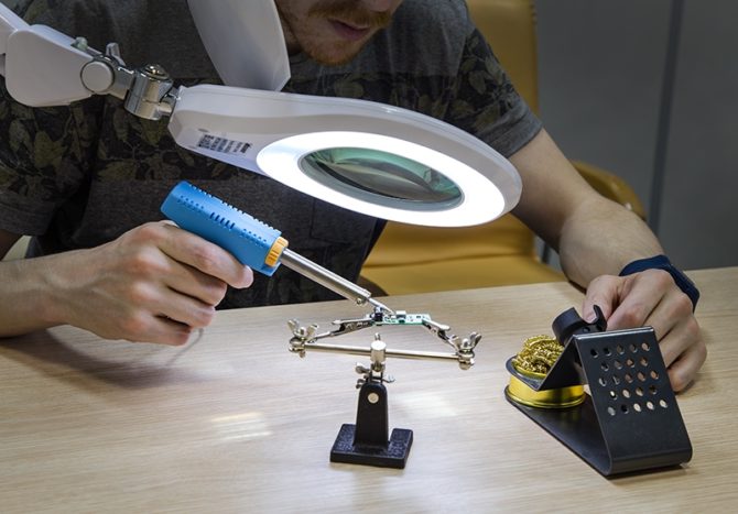 Lampada per lente d'ingrandimento