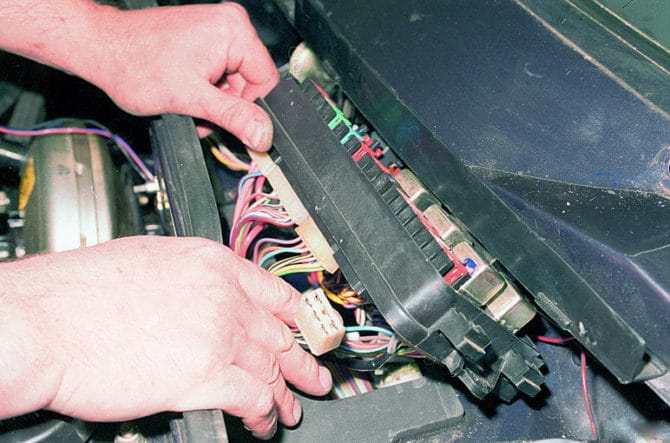 chất nền để kết nối với rơle và PTF