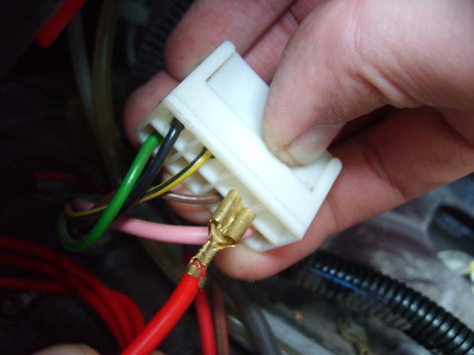 刀具和触点 VAZ 2107