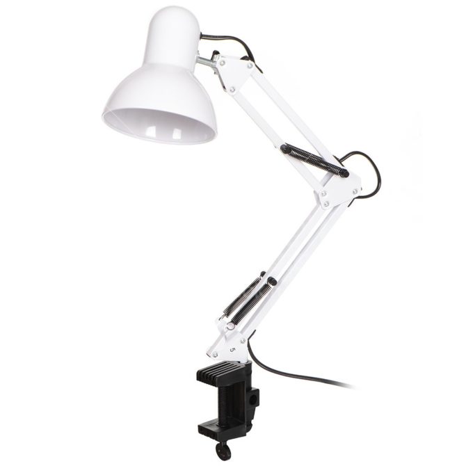 Come scegliere una lampada da tavolo con staffa