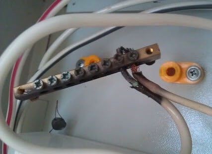 contatto tra miele e alluminio