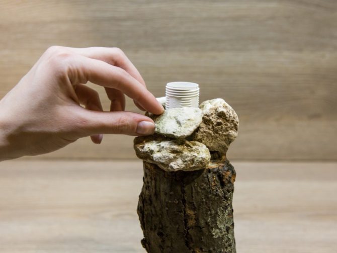 Come orientare la lampada da tavolo dalla porta