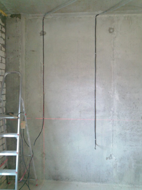 monoliticamente cablato a parete